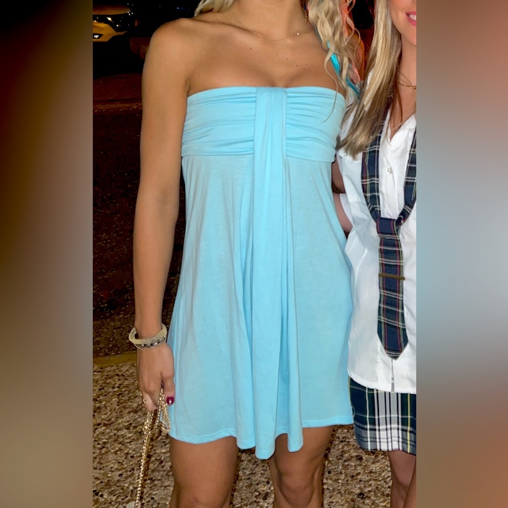 Blue strapless minidress